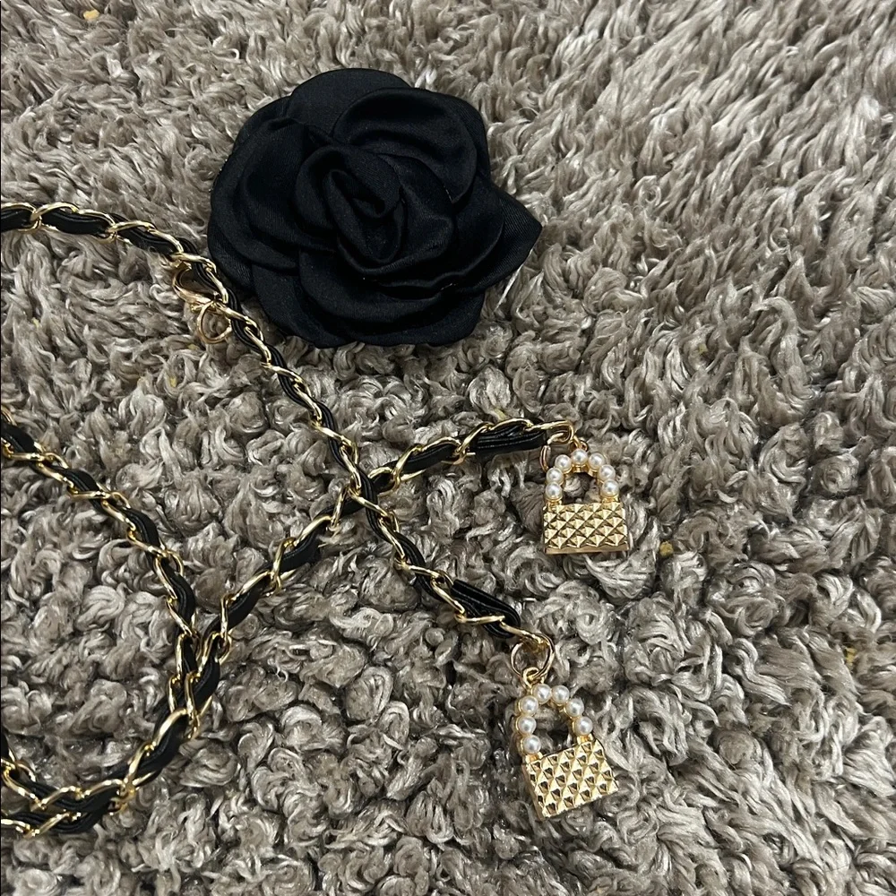 NEW ❤️Women's Elegant Floral Chain Belt with Black Rose Accent & Camellia Charm